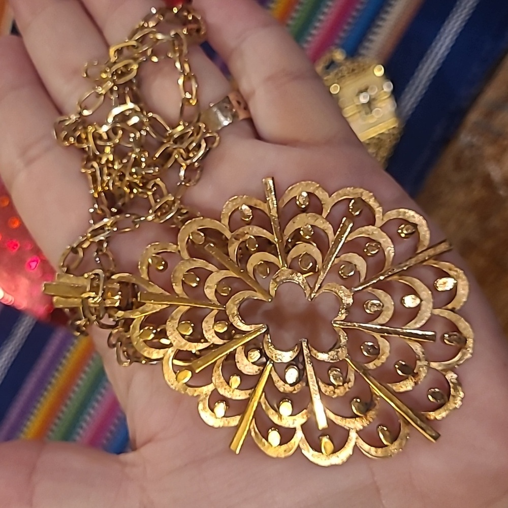 Elegant Huge Gold Pendant Necklace Crown Trifari And Other Jewelry Vintage Rare